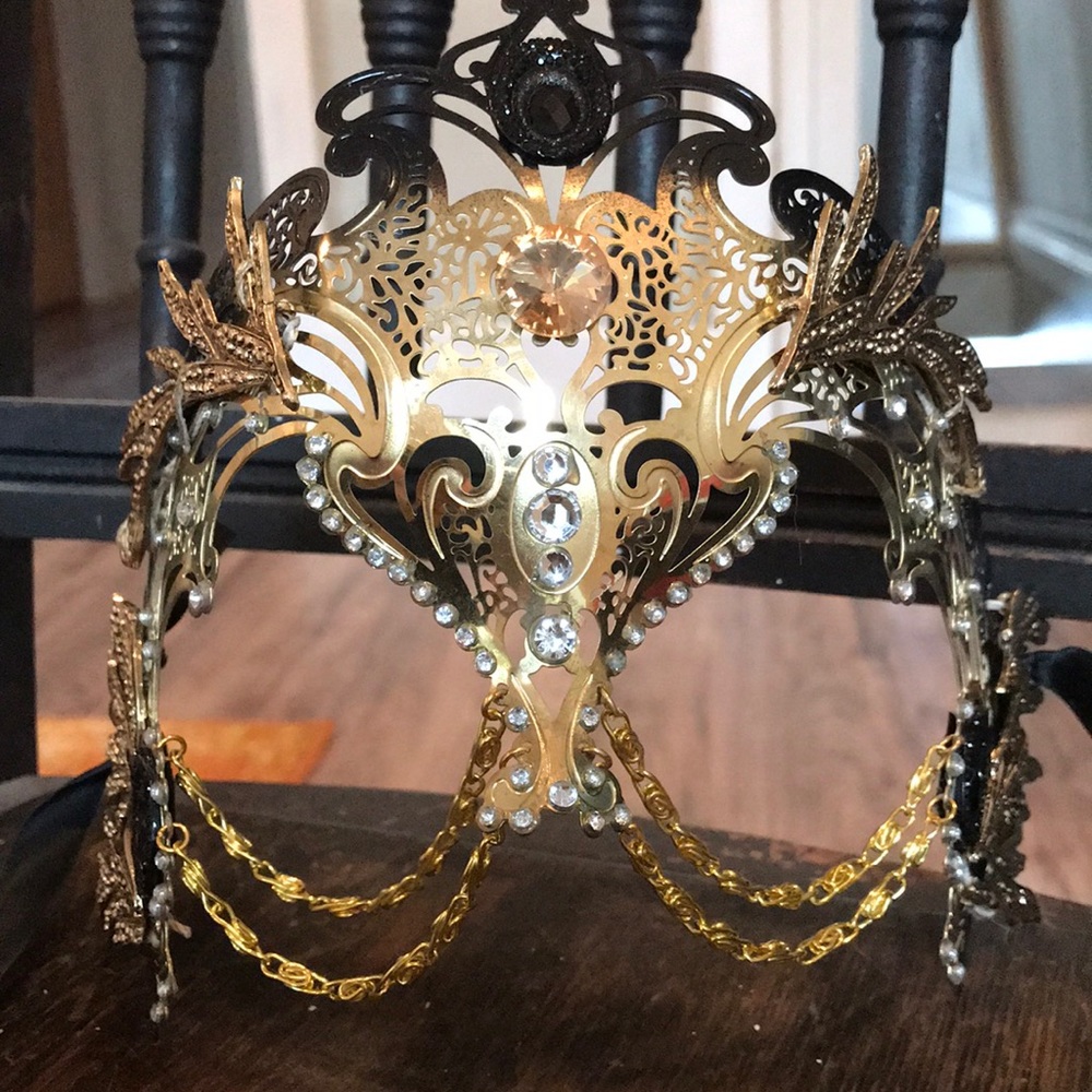 🎭 let’s go to the masquerade ball!